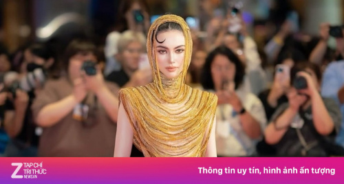 'Ma nữ Thái Lan' mặc xuyên thấu