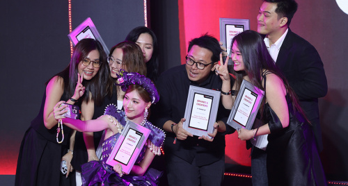 Hòa Minzy được YouTube vinh danh là Nghệ sĩ truyền cảm hứng văn hoá Việt Nam năm 2025