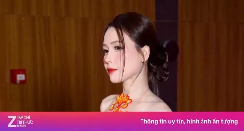 Sam mặc xuyên thấu trên thảm đỏ