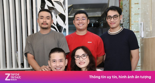 Tấn Beo đón tuổi 60 bên vợ con