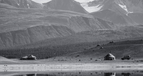 Mông Cổ mùa Thu: Bản giao hưởng của tĩnh lặng và những vết xăm trong tâm hồn