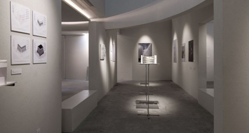 Mô hình kiến trúc tại triển lãm Grayscale: Hiện thân của triết lý “khoảng xám”