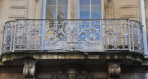 Những lan can biết nói