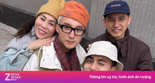 Khung hình 'gây sốt' của Sơn Tùng, Mono khi đón Tết ở quê