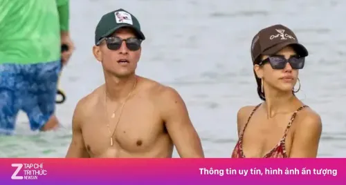 Jessica Alba mặn nồng bên người tình kém 11 tuổi ngay sau ly hôn