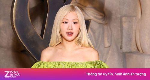 Rosé tiếp tục gây tranh cãi vì trang phục