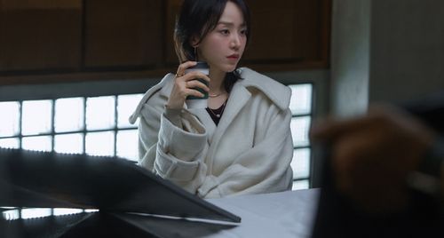 Thông điệp phim The Art of Sarah: Niềm tin vào sự xa xỉ