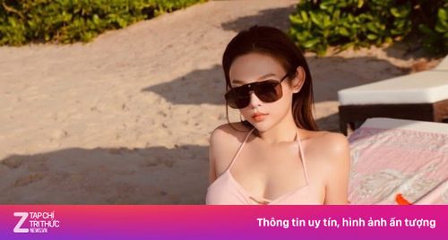 Huyền Baby gợi cảm khi du lịch biển