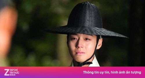 Mỹ nam có cái nháy mắt huyền thoại và bộ phim phá mọi kỷ lục ở Hàn Quốc