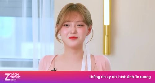 Ca sĩ Hàn vấp tranh cãi về trang phục