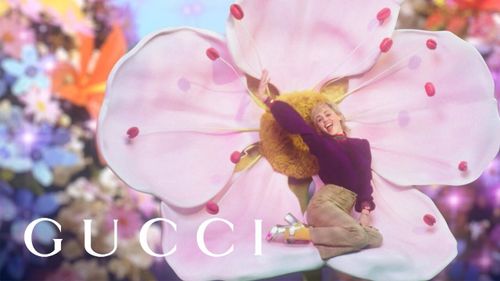 Miley Cyrus kể chuyện về nước hoa Gucci Flora Gorgeous Gardenia