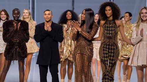 BST Balmain Xuân Hè 2022: Bữa tiệc âm nhạc và thời trang