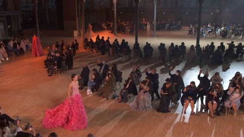 ELIE SAAB Haute Couture Xuân / Hè 2022: Đẳng cấp và tinh tế