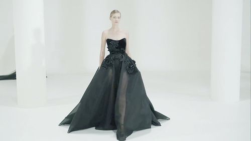 Haute Couture Fall Winter 2021/2022- Elie Saab khát vọng mãnh liệt về cuộc sống mới