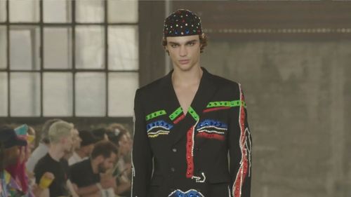 Moschino Xuân/Hè 2023 Menswear - Sống động cùng sắc màu sặc sỡ