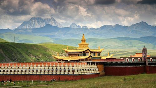 Kỳ thú những mảng màu Tây Tạng
