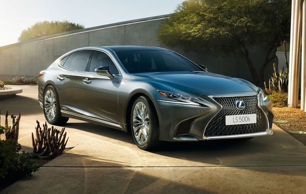 Khám phá ý nghĩa của tên gọi từng mẫu xe thương hiệu Lexus