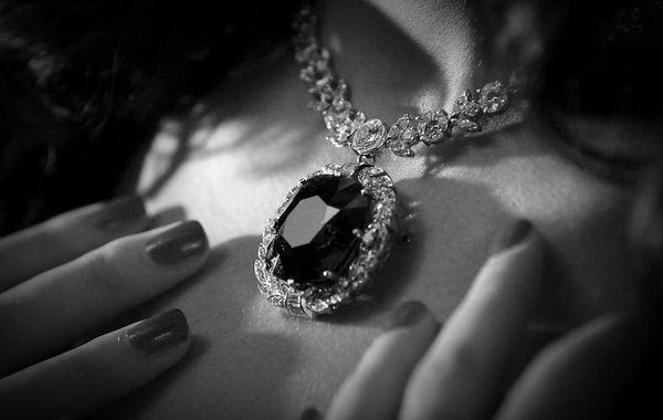 Black Orlov: Viên kim cương đen bị cất giấu trong tấm màn bí ẩn