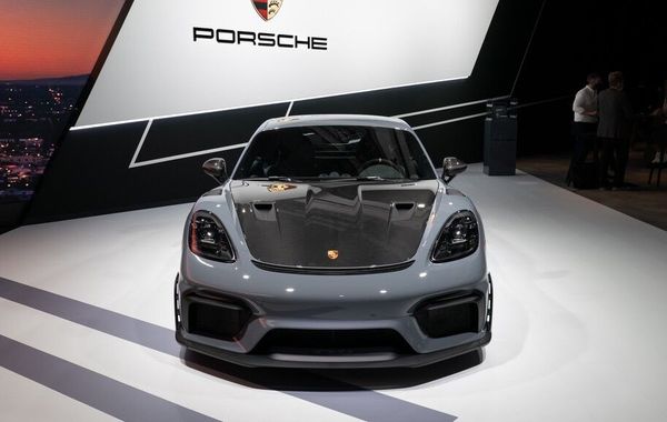 Porsche 718 Cayman GT4 RS ra mắt với cấu hình mạnh mẽ