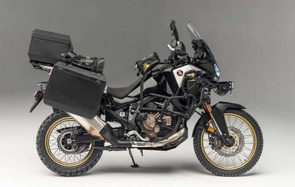 Honda Africa Twin có thêm "bản độ" chính hãng ngầu hơn
