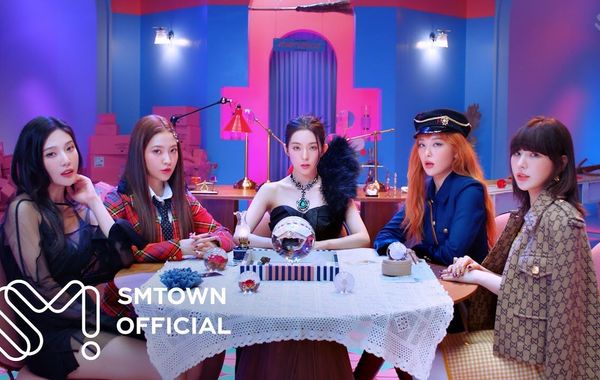 Red Velvet “lột xác” với phong cách thời trang ngoạn mục trong Mv mới