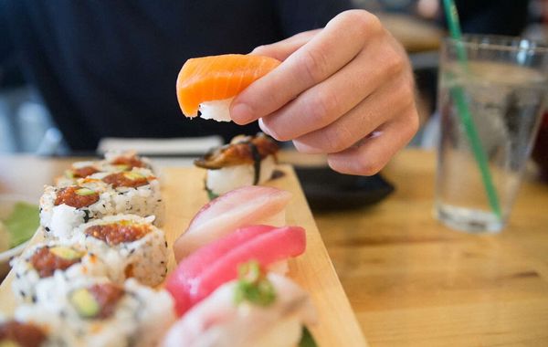 Người Nhật thưởng thức sushi như thế nào?