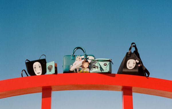 BST LOEWE x Spirited Away: Mang anime Nhật Bản đến gần với thời trang