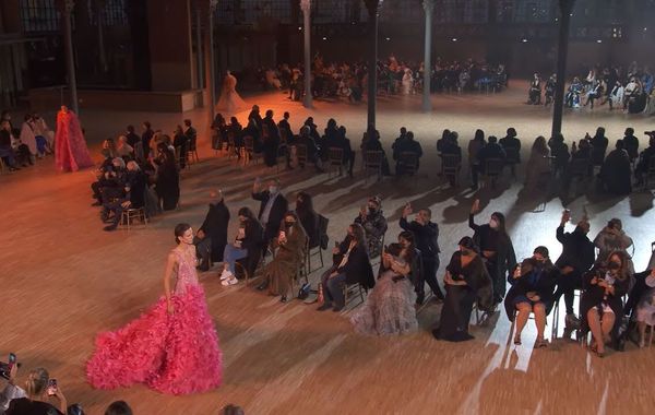 ELIE SAAB Haute Couture Xuân / Hè 2022: Đẳng cấp và tinh tế