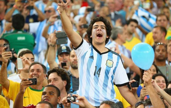 Đăng cai World Cup: Bài học "voi trắng" và mặt trái của giải đấu đắt giá nhất hành tinh