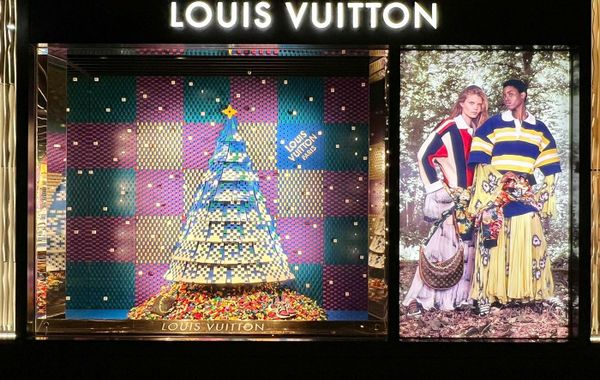 Louis Vuitton hợp tác với LEGO cho chiến dịch mùa lễ hội