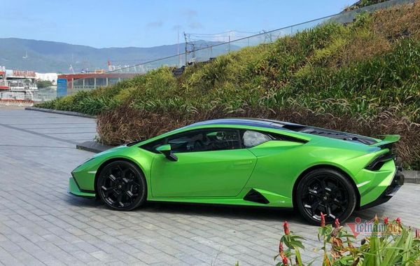 Siêu xe Huracan Tecnica độc nhất Việt Nam lộ diện đầu tiên ở Đà Nẵng