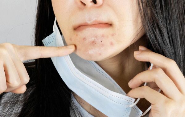 Khám phá mặt nạ dưỡng da nửa mặt dùng để đắp bên dưới lớp khẩu trang