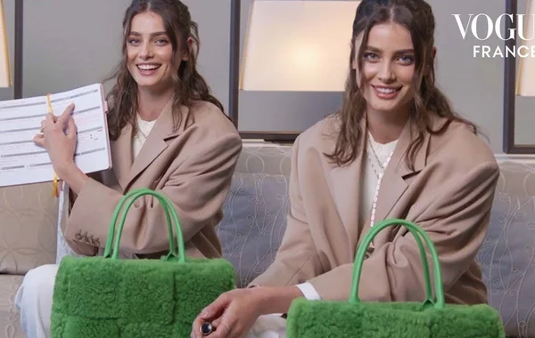 Taylor Hill mang gì trong túi cho Paris Fashion?