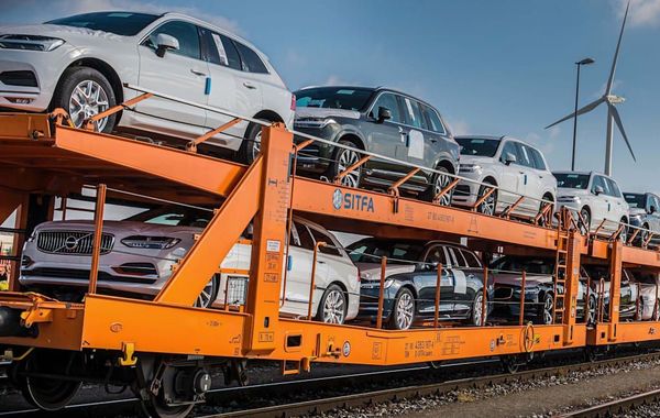 Jaguar Land Rover và BMW  tuyên bố tạm ngừng giao hàng cho thị trường Nga