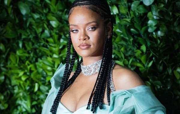 Rihanna lần đầu tiên có mặt trong danh sách tỷ phú biểu tượng của Forbes