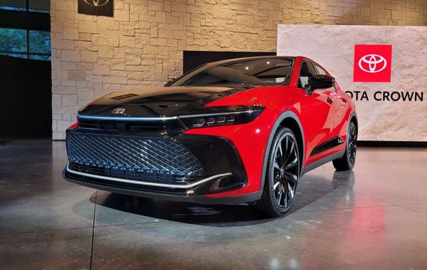 Toyota Crown 2023 chính thức trình làng