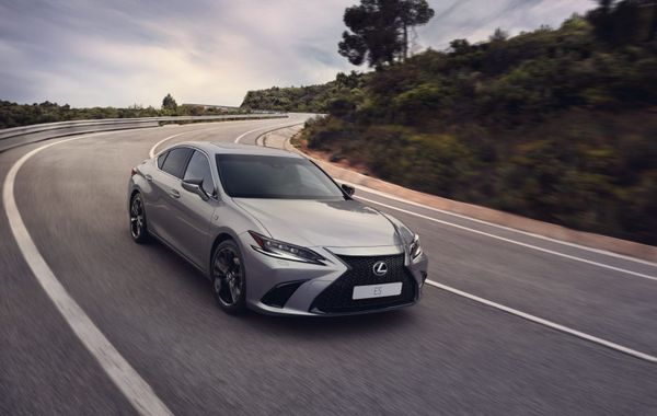 Lexus ES 2023 ra mắt, có thêm phiên bản mới