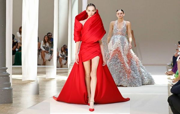 Elie Saab Haute Couture Fall/Winter 2022/23:Sự huyền bí lúc nửa đêm