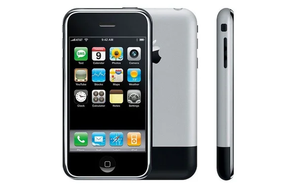 Một chiếc điện thoại iPhone đời đầu được bán đấu giá lên đến 800 triệu đồng