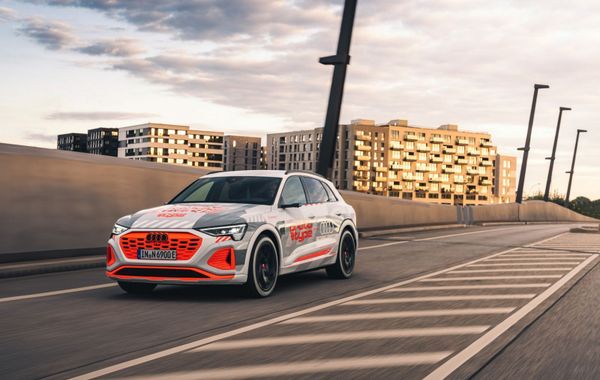 Audi E-Tron phiên bản nâng cấp được giới thiệu bản xem trước