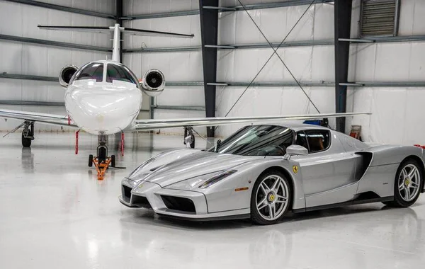 Ferrari đấu giá phiên bản mẫu xe Ferrari Enzo 2003