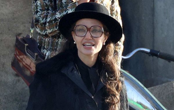 Angelina Jolie vào vai huyền thoại opera Maria Callas