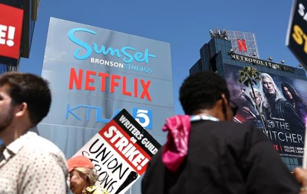 Kết thúc cuộc đình công Hollywood, Netflix muốn tăng giá