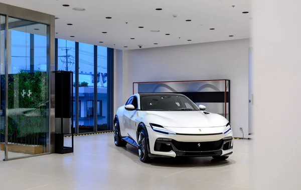 Sở hữu Ferrari Purosangue: Công nghệ và khác biệt, giá từ hơn 39 tỷ Đồng