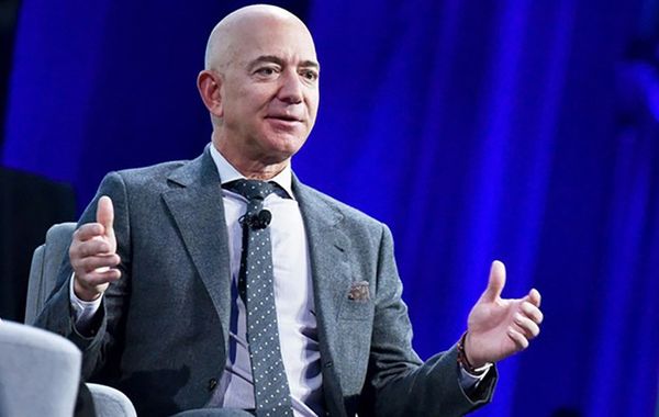 Tỷ phú Jeff Bezos cửa đóng then cài ở khu dân cư giới thượng lưu