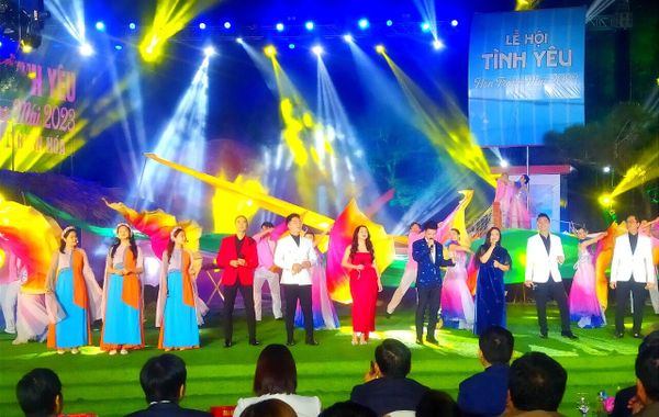 Đặc sắc Lễ hội Tình yêu Hòn Trống Mái – Sầm Sơn năm 2023