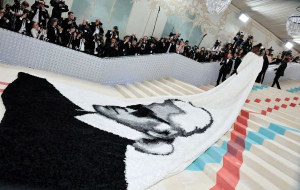 Dàn sao nam tôn vinh di sản của Karl Lagerfeld tại Met Gala 2023