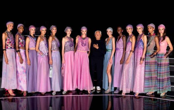 Giorgio Armani Xuân Hè 2024: Một bữa tiệc thời trang lãng mạn