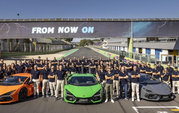 Cột mốc lịch sử của Lamborghini: hơn 10.000 xe được bàn giao