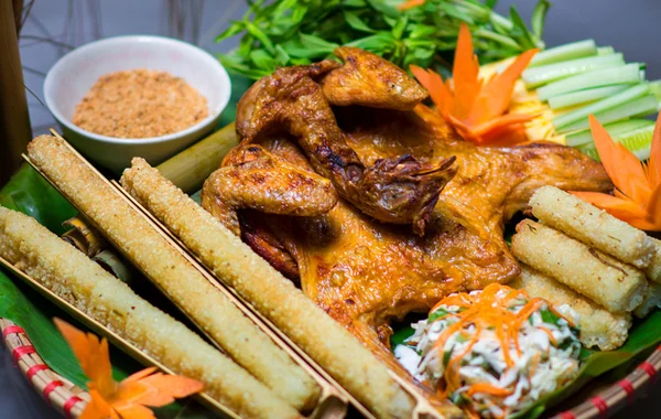 Cơm lam món ăn truyền thống của đồng bào Tây Bắc
